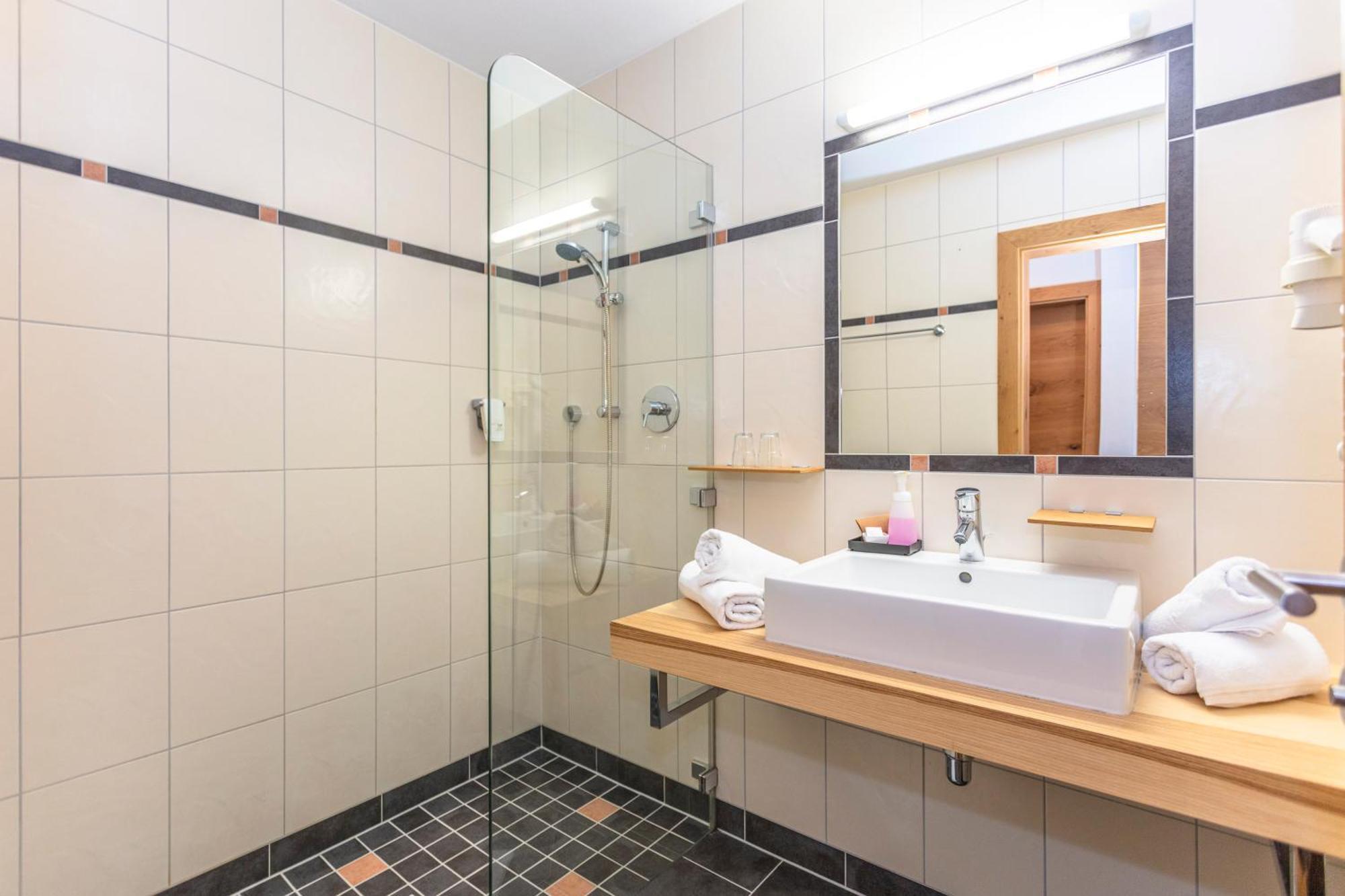Hotel Sonnberg Заалбах-Хинтерглем Стая снимка
